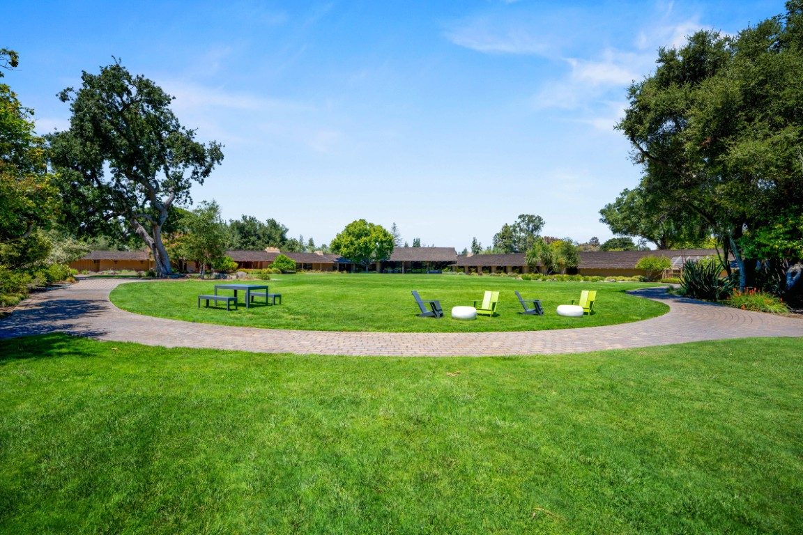 Willow Workplace — Outdoors