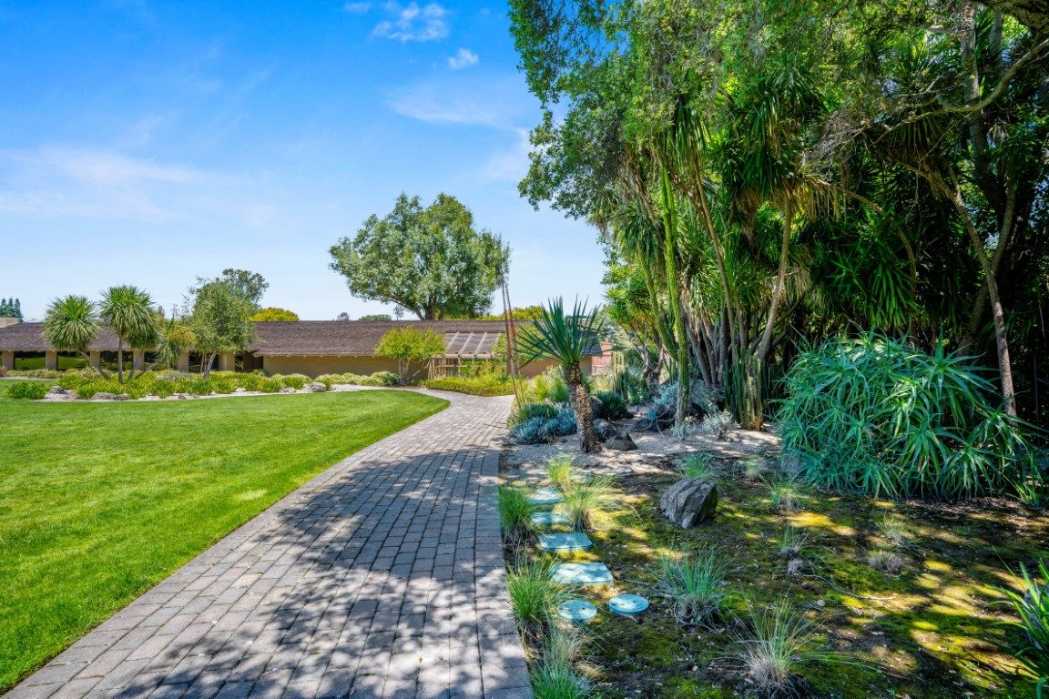 Willow Workplace — Outdoors